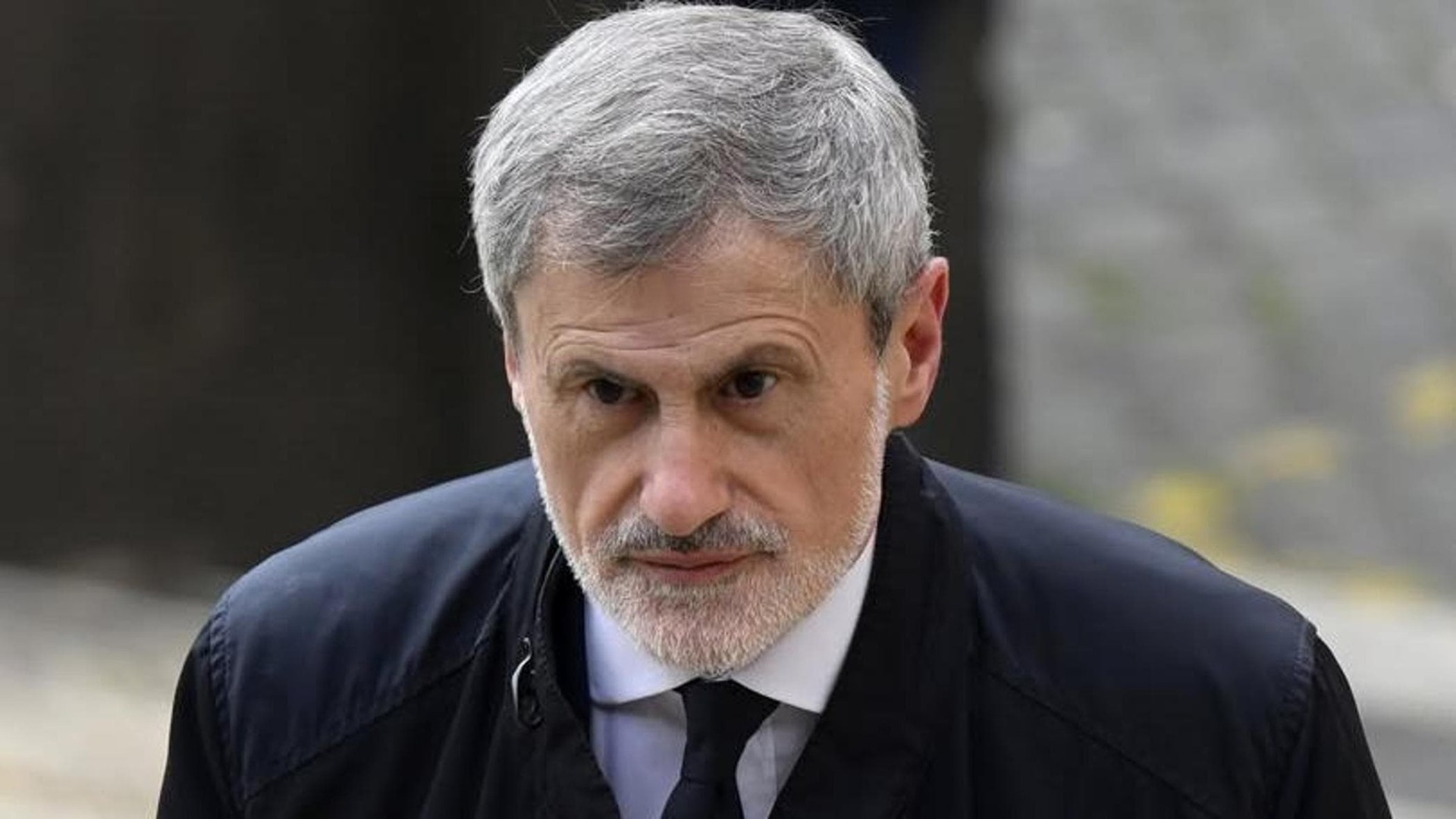Tre morti a Rebibbia in pochi giorni, due detenuti e un agente della Penitenziaria. Mentre tutti discutono del referendum sulla separazione delle carriere, qualcuno si ricorderà che è proprio nel carcere che esplodono tutti i mali della nostra giustizia?